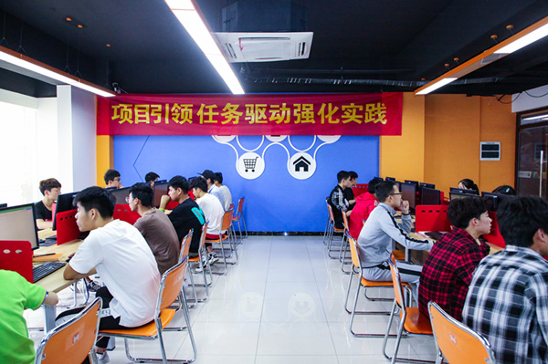 搞互聯(lián)網(wǎng)教育我們是認真的，搞互聯(lián)網(wǎng)知識競賽我們也是認真的！