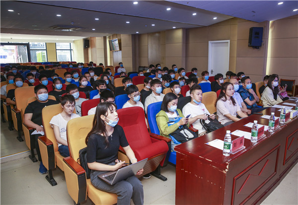 就業(yè)保障丨千企萬崗進校園，助力學(xué)子精準就業(yè)！
