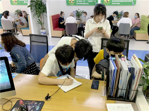 好學校成就好未來，新華電腦學校正在火熱招生中……