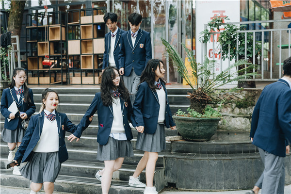 小孩兒初三了學(xué)習(xí)成績不理想，是上普高還是上職中學(xué)一門技術(shù)？