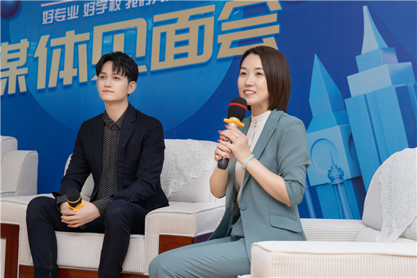 馬可來新華重拾校園生活，青春“競”是精彩！