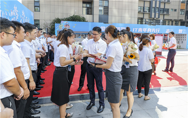 愛與責任，立德樹人丨南京新華與你一起致敬教師節