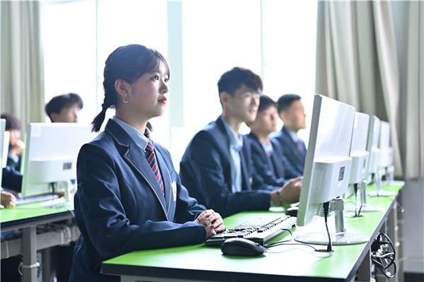 如何高水平薪資就業(yè)？這有一本新華秘籍！