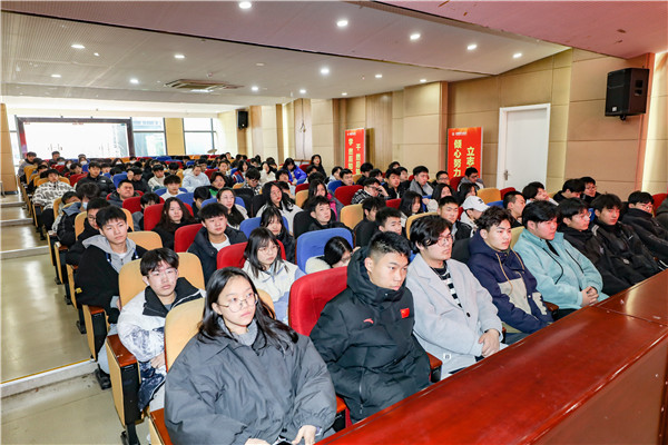 大咖進校園|把握行業動態，規劃學習生活