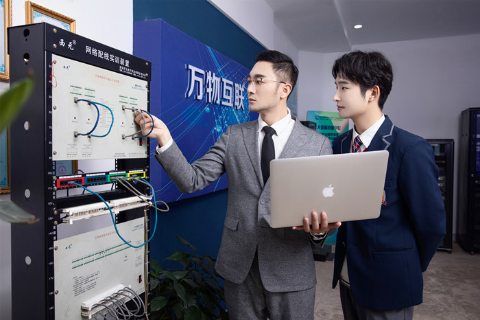 就業(yè)寒潮來(lái)襲，新華這類人才卻被市場(chǎng)熱搶！