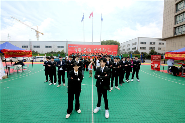 青春飛揚(yáng) 夢(mèng)想起航|南京新華2023年春季社團(tuán)招新大會(huì)開始啦！