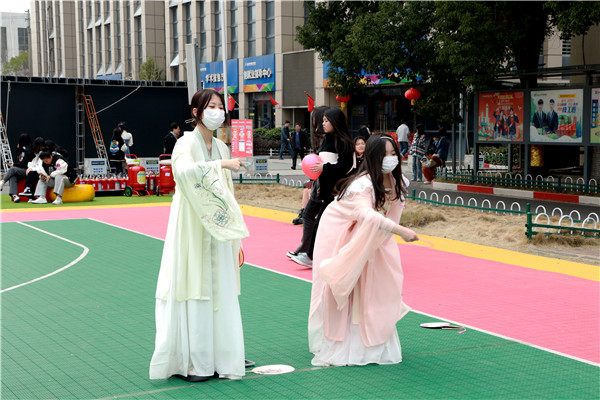 “三八”國際婦女節來臨，南京新華向所有女性致以節日最美好的祝福！