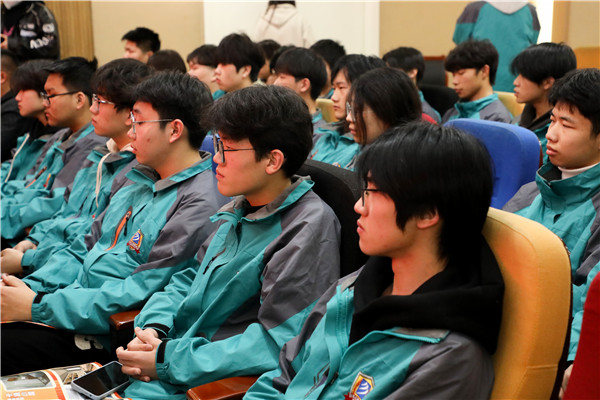 家校同心，共育英才| 南京新華3ds max階段課程結課答辯分享會暨家長見證會