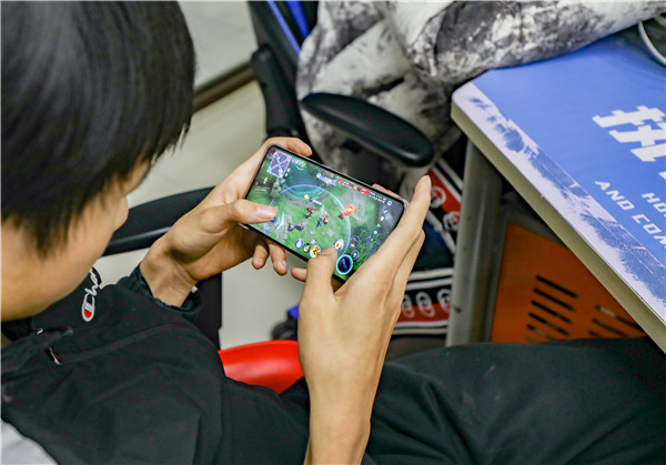 競青春，逐夢想|南京新華電競開放日燃情開戰